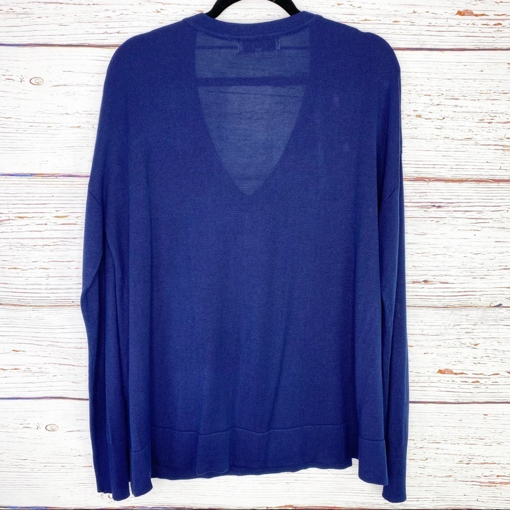 Navy v neck pullover - Picture 9 of 9